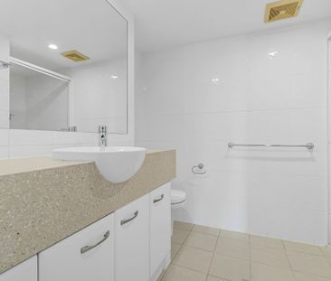 Modern Beachside Living in Prime Coolangatta Location! - Photo 6