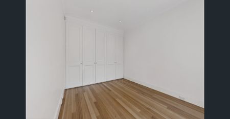 Beautifully Updated Family Home in a Prime Malvern East Pocket - Photo 5