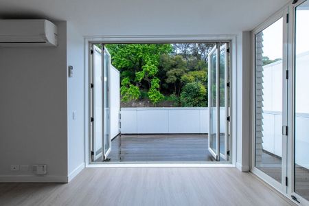 Newly Rennovated Parnell Townhouse with Amenities - Photo 5