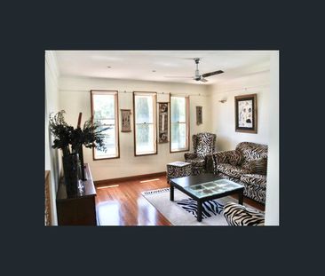 Spacious Family Home in a Quiet Cul-de-Sac - Photo 3