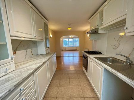 3 bedroom terraced house to rent - Photo 5