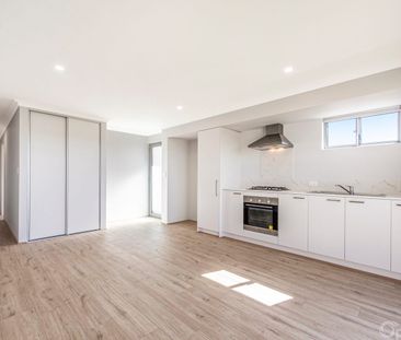 Brand New, Easy-Care Home - Photo 6