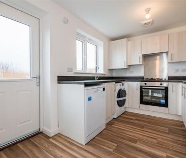 2 bedroom semi-detached house to rent - Photo 6