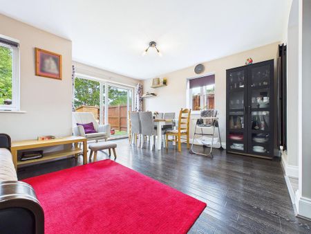 3 bedroom semi-detached house to rent - Photo 3