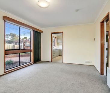 Prime North Essendon Two-Bedroom Unit - Photo 2