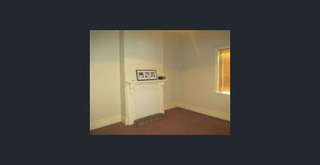 FOR LEASE !!! 46 Woodville Road corner of Church Street only Steps from Q.E.H. Spacious Studio 4 Room complex disabled toilet and shower. - Photo 4