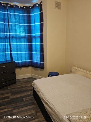 Room in a Shared House, Chadwick Road, SE15 - Photo 1