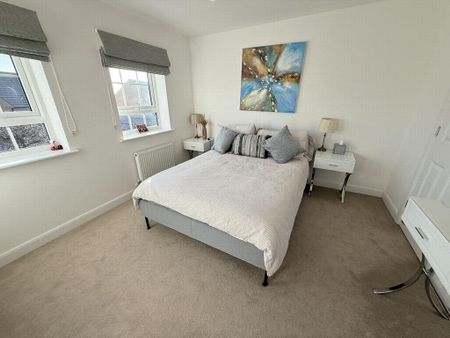 4 bedroom detached house to rent - Photo 5