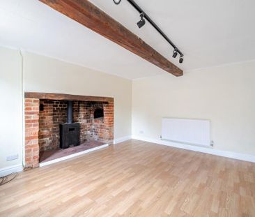 3 bedroom end of terrace house to rent - Photo 2