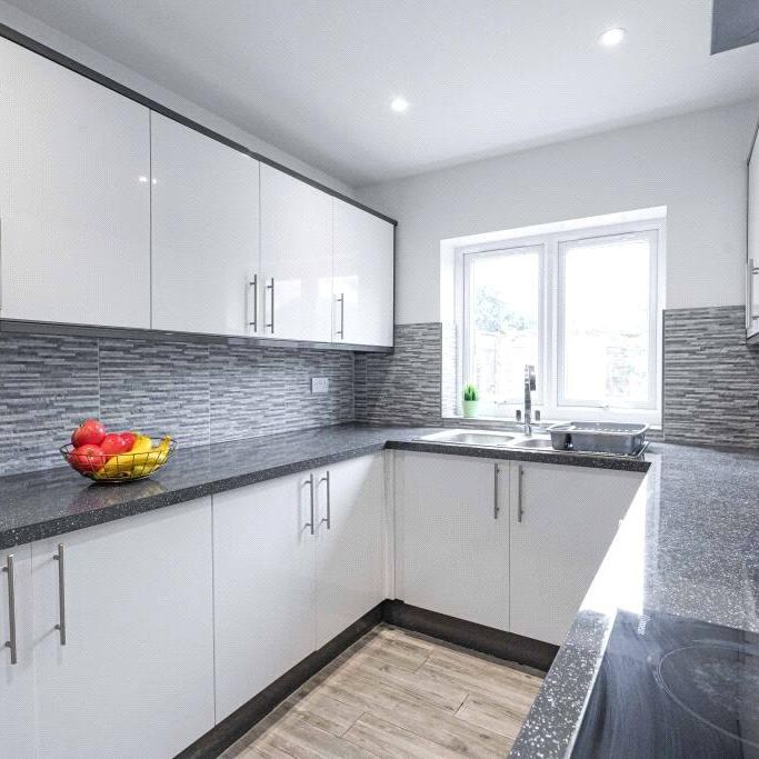 7 bedroom property to rent - Photo 1