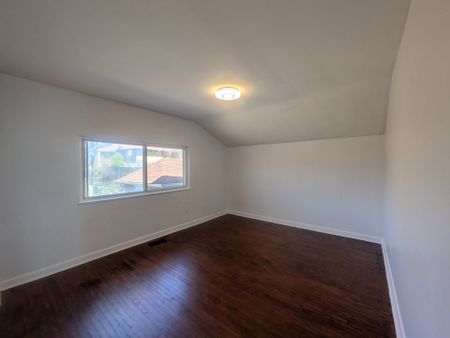 For Lease - 740 Stone Street, Oshawa, Ontario - Photo 5