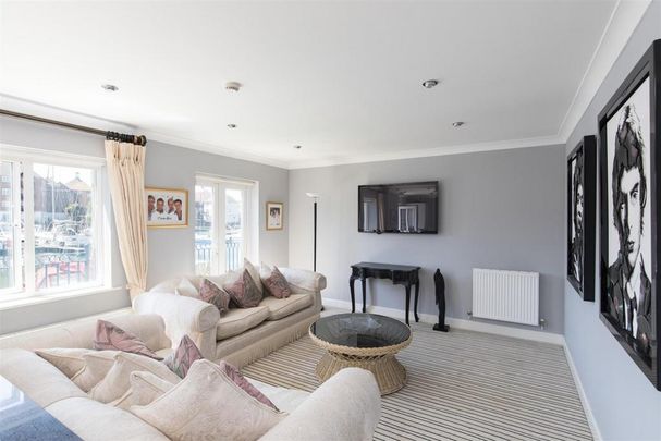 4 bedroom townhouse to rent - Photo 1