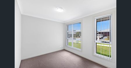 MODERN FAMILY HOME LOCATED IN A GREAT CENTRAL SPOT - Photo 2