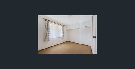 Spacious Family Home! - Photo 3