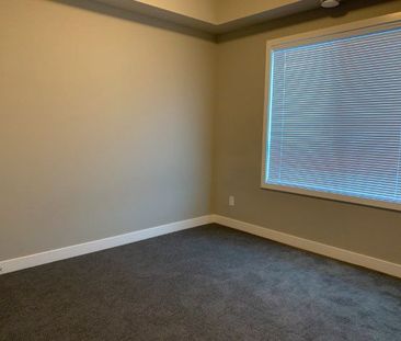 102 221C Lake Street - Photo 2