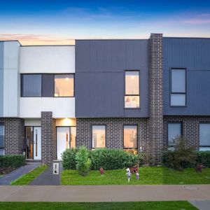 Waterway Views - Double-Storey Elegance in Westbrook Estate - Photo 2