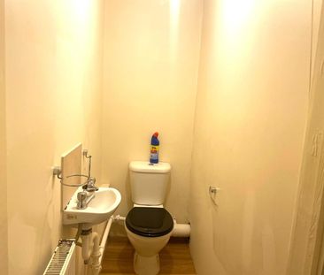 Room For Rent Queen Street, Pontypridd - Photo 6