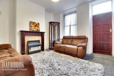 3 bedroom terraced house to rent - Photo 3