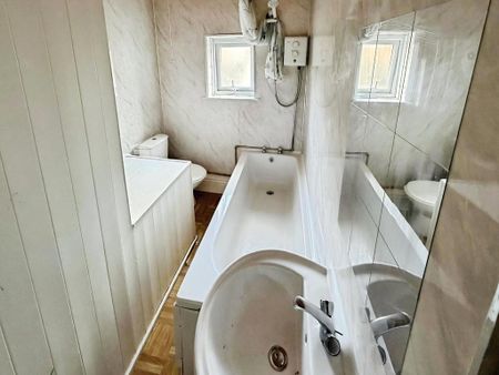 2 bedroom terraced house to rent - Photo 5