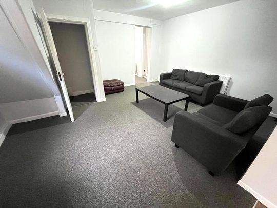 4 bedroom terraced house to rent - Photo 1