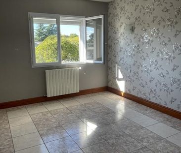 Location Appartement 4 pièces 110m² VILLENAVE D ORNON 33140 - Photo 3