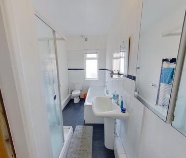 4 bedroom house to rent - Photo 3