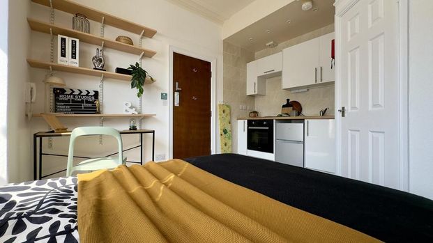 6 bedroom house to rent - Photo 1