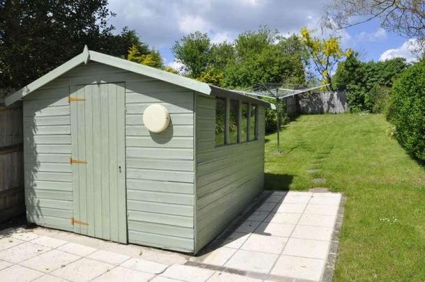 Deepdene, Potters, EN6 - Photo 1