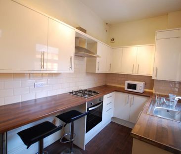 4 bedroom terraced house to rent - Photo 5