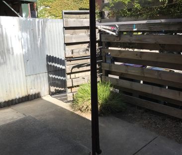 2/4 Highett Place, Fitzroy, VIC 3065 - Photo 4