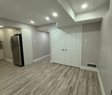 For Lease - 438 Royal West Drive, Brampton, Ontario - Photo 4