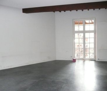 Location Appartement 3 pièces 103m² - Photo 3