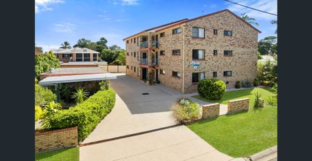 Ground Floor Unit Close to Waterfront!! - Photo 2