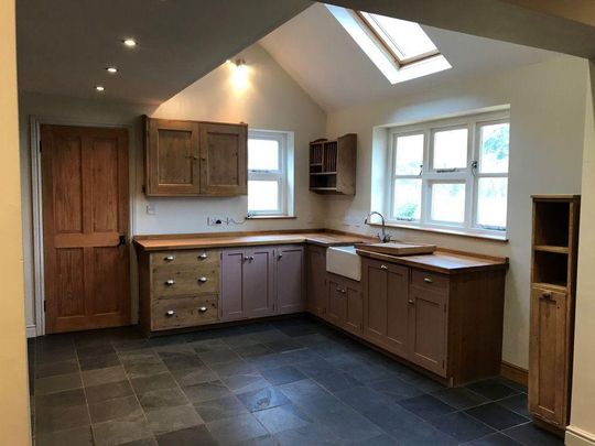 3 bedroom semi-detached house to rent - Photo 1