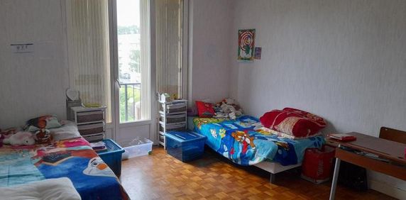 Location Appartement 3 pièces 65m² ANGOULEME 16000 - Photo 2