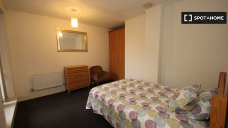 2 Bedroom Apartment to Rent in Dublin 8 - Photo 4