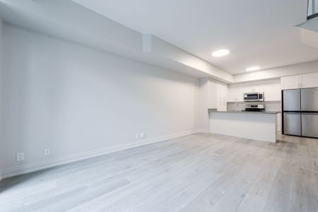 For Lease - 19 Valhalla Inn Road Unit# TH 31, Toronto, Ontario - Photo 2