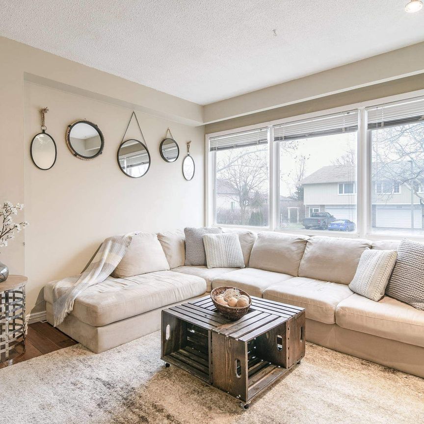 For Lease - 2407 Mainroyal Street Unit# Upper, Mississauga, Ontario - Photo 1