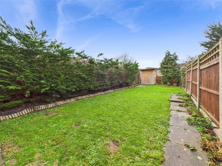 2 bedroom end of terrace house to rent - Photo 3