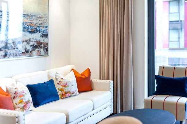 Charles Clowes Walk, London, SW11 flat to rent - Photo 1