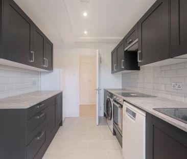 3 bedroom flat to rent - Photo 4