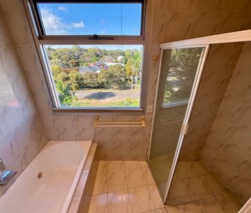 Windsor Gardens - Photo 1