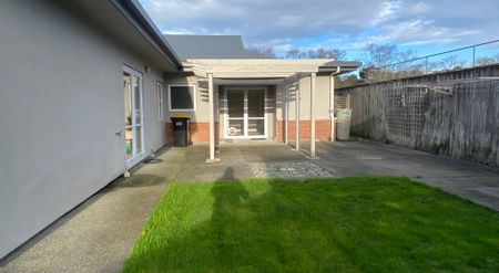 Spacious and central - Photo 5