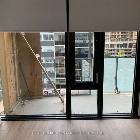 Yonge & Eglinton Luxurious 1Bdrm +Den 1Bath Modern Unit Near Subway - Photo 1