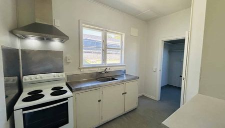 Charming Two-Bedroom Home in Herne Bay - Photo 4