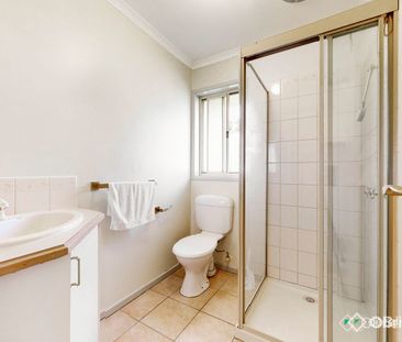 Spacious 3 Bedroom Home - Offers Convenience and Style - Photo 3