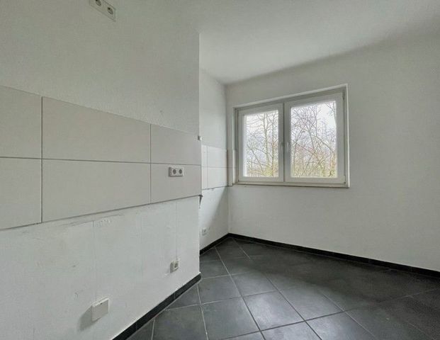 Gemütliche 2,5-Zi.-Wohnung mit Balkon! - Foto 1