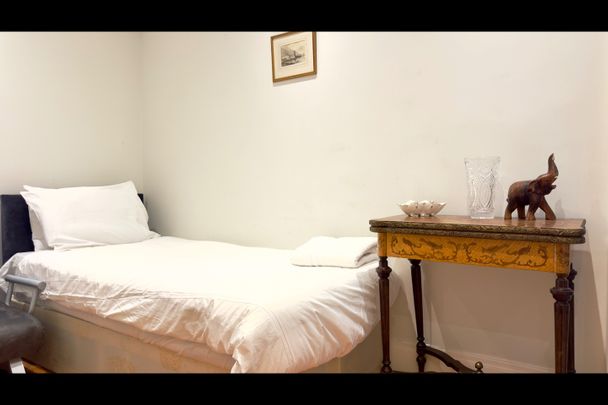 2 Bed Flat, Queensway, W2 - Photo 1