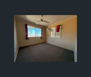 25 Archer Drive, Moranbah, Qld 4744 - Photo 5