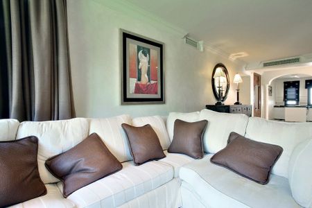 2 bedroom luxury Apartment for rent in Puerto Banus, Spain - Photo 2